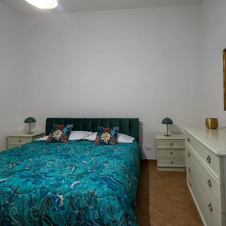 Confort Three - Citra 011015-lt-2460 Apartment *